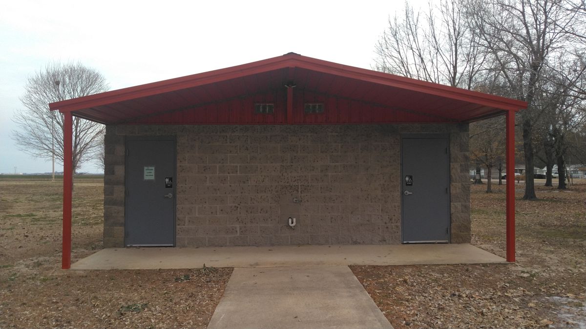 Front of the park restrooms at Dell Park